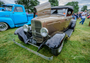 lt ft 3/4 view, louvers, hood, grille, front bumper, triple ripple, large headlights, chrome,1932, 32, Roadster, ford, soft top, removable top, hot rod, big n' littles, chrome, paint, smooth, park, sky, clouds, car show, NSRA UK, K. Mikael Wallin, Customikes