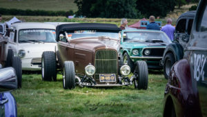 front left view, california top, street rod, 1932, 32, Roadster, ford, soft top, removable top, hot rod, big n' littles, chrome, paint, smooth, park, sky, clouds, car show, NSRA UK, K. Mikael Wallin, Customikes